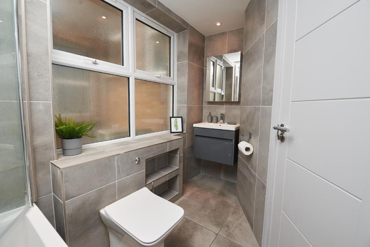 High Spec 2 Bed Apartment W/Parking Available London Exterior foto