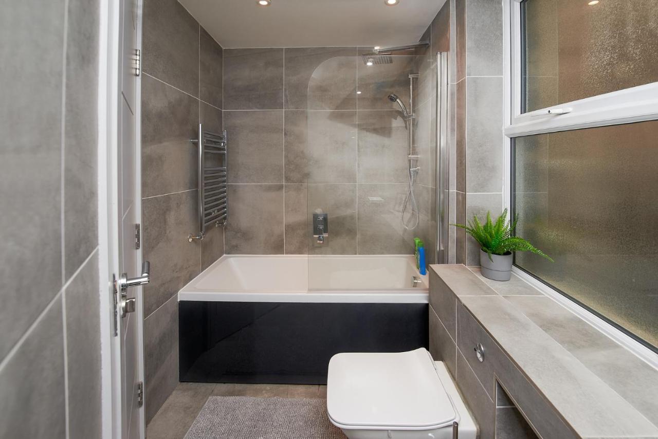 High Spec 2 Bed Apartment W/Parking Available London Exterior foto